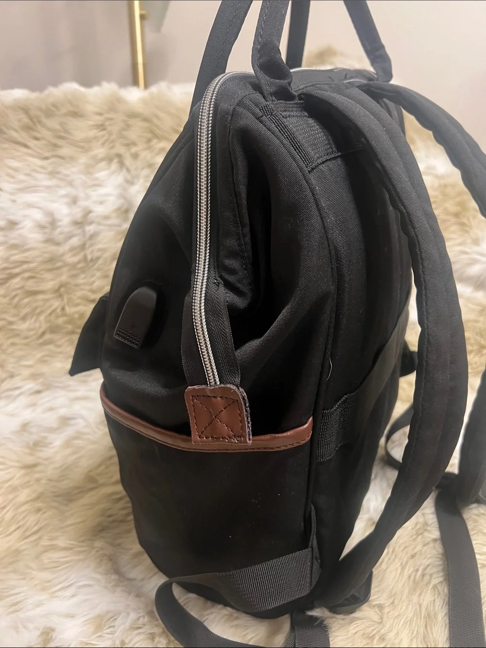 Fabulous Kroser Backpack w Geometric Front Flap. Lots of Compartments. Nice!!